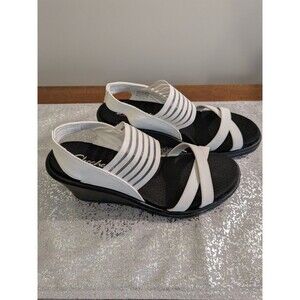 Skechers Women's 8.5 M White Rumbler Memory Foam Wedge Sandals Comfort Casual
